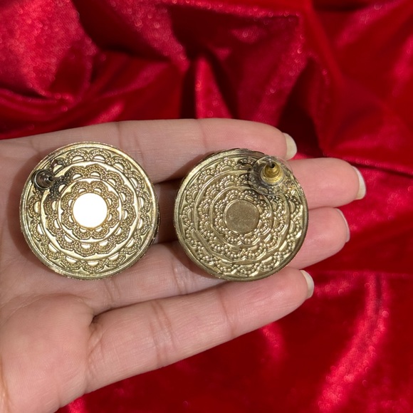 Oversized studs from Aldo - Picture 2 of 2